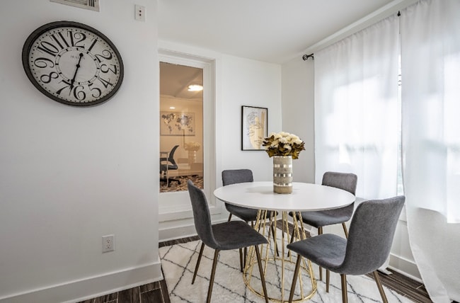 Building Photo - 1399 N Druid Hills Rd