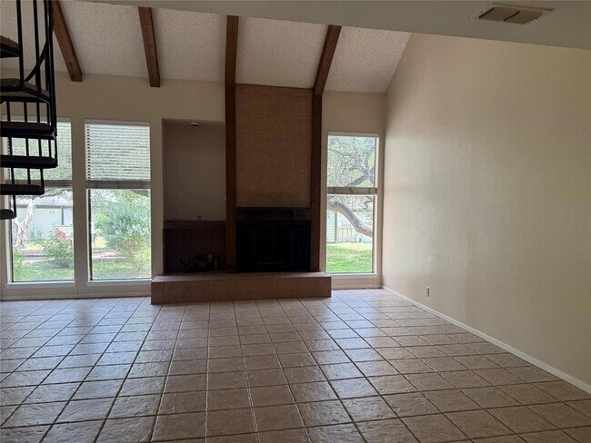 Building Photo - 17 Casa Verde St