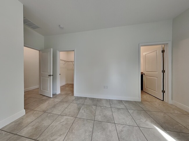 Building Photo - 560 Marion Oaks Blvd