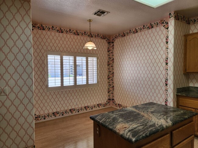 Building Photo - SINGLE STORY TOWN HOME AVAILABLE