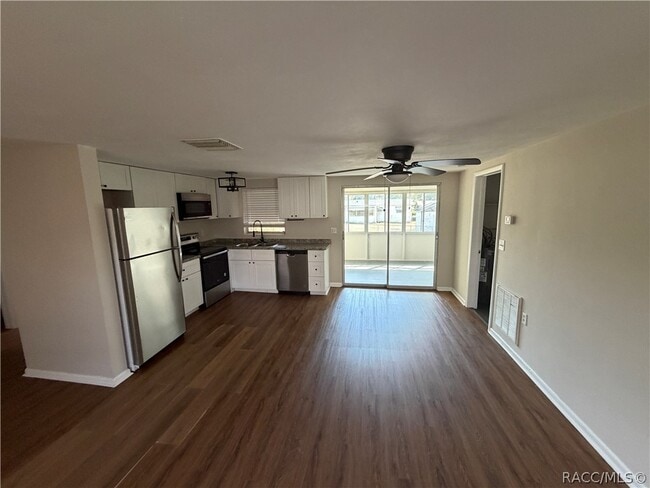 Building Photo - 7 N Jackson St