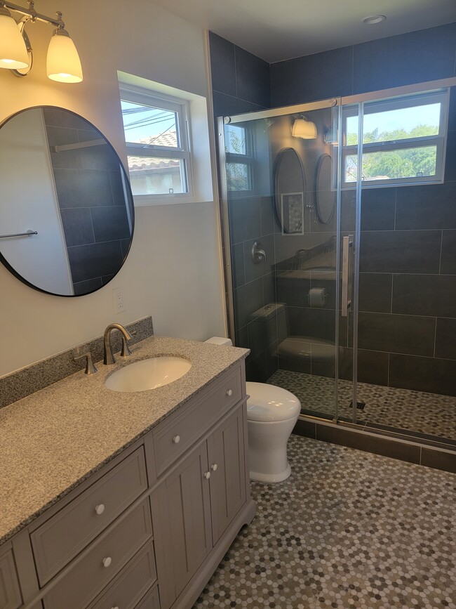 Master Bathroom - 5717 Airdrome St