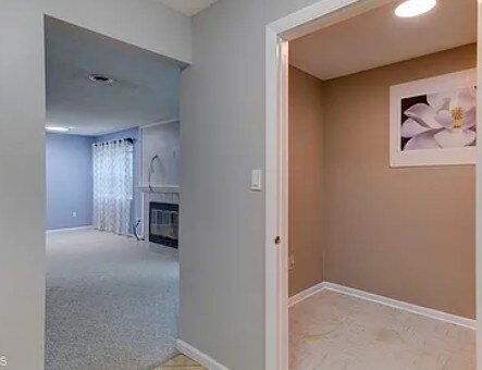 Building Photo - 504 Greenwich Dr