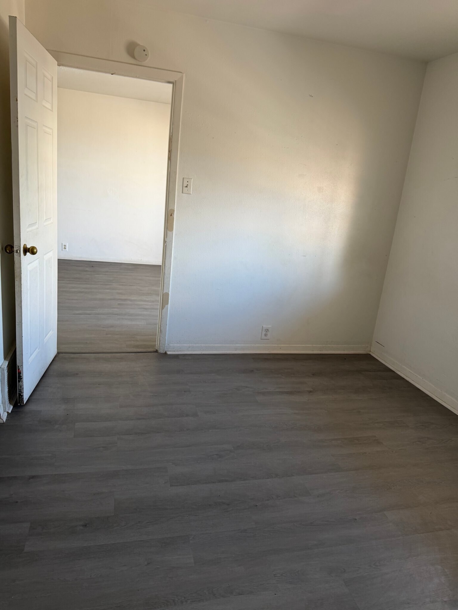 Building Photo - 414 E Avenue A
