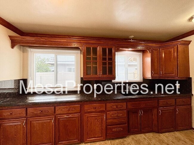 Building Photo - 17571 Deodar Ave