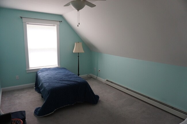 Building Photo - 18 Lilac Ln
