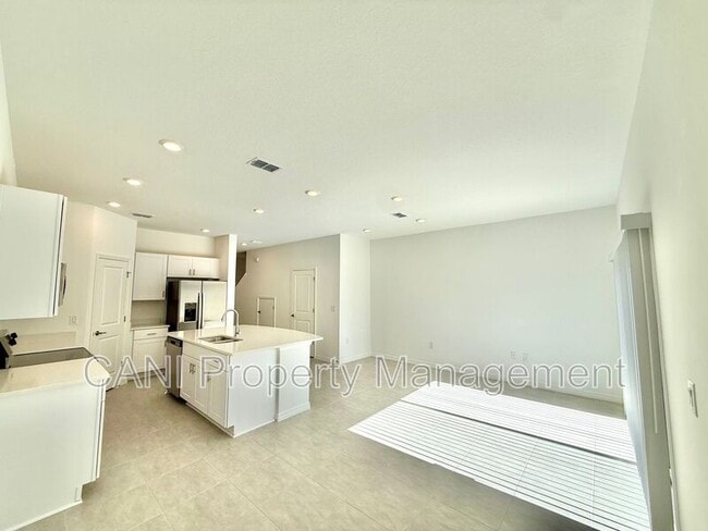 Building Photo - 212 Riverfront Wy