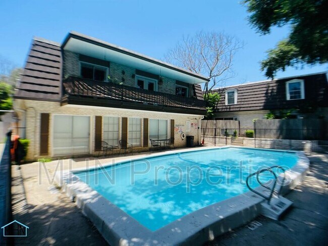 Building Photo - 8038 Broadway St