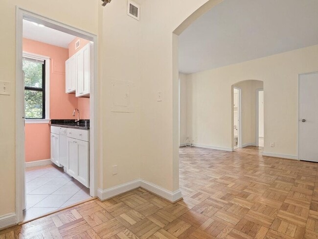 Building Photo - 2515 K St NW