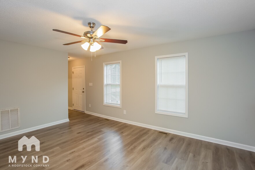 Building Photo - 312 Chinaberry Dr