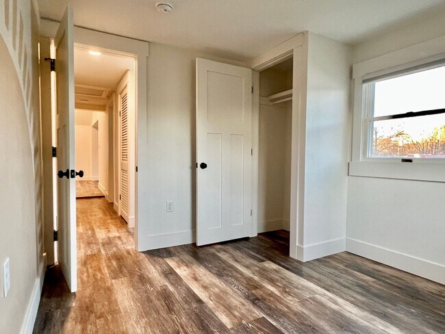 Building Photo - Fresh, Fun & Close to Elk Lake