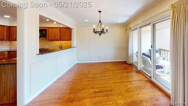 Building Photo - 18182 Blue Heron Dr W