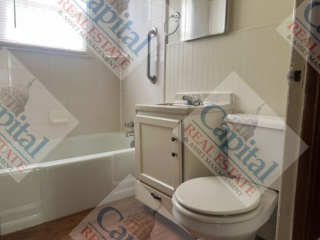 Building Photo - Take the Key!!!