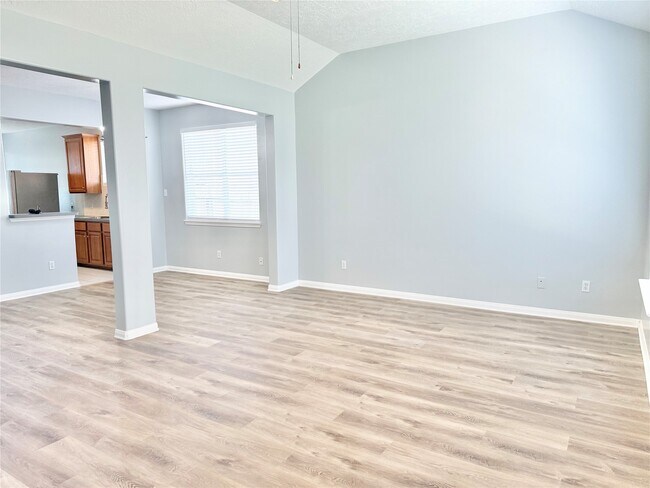 Building Photo - 909 Christopher Ln