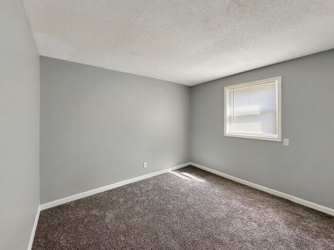 Building Photo - Cozy & Affordable 2-Bedroom Apartment at The Oaks on Davidson – Greensburg, IN