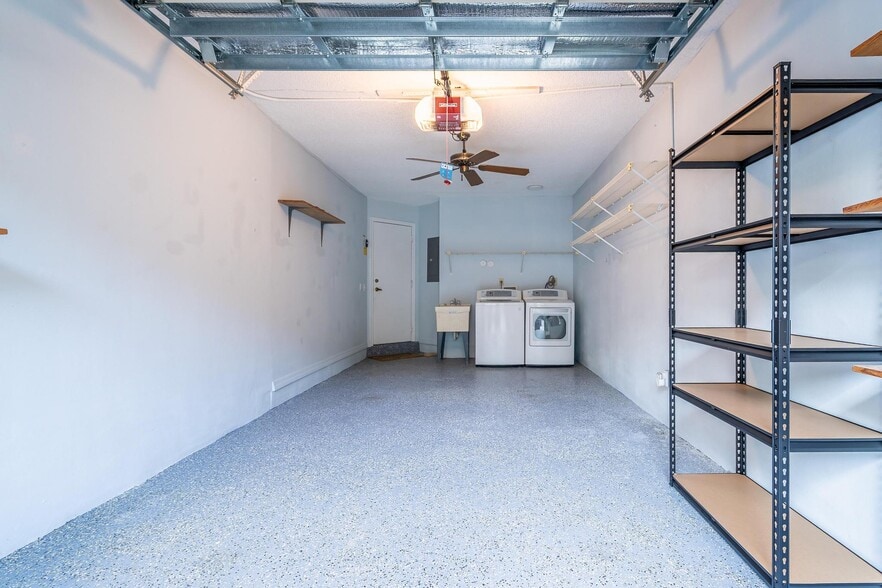 Building Photo - 3351 Emerald Oaks Dr