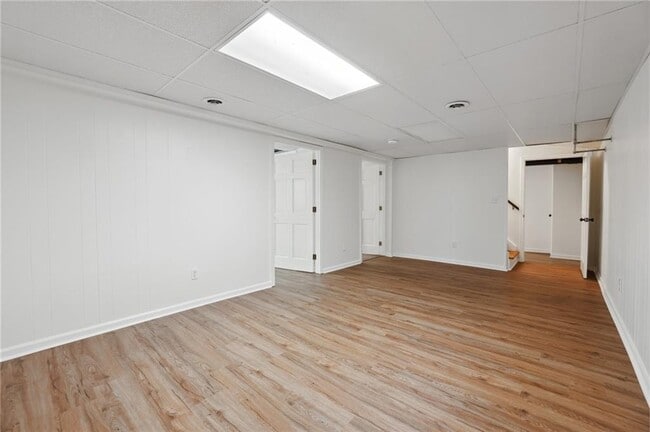 Building Photo - 2063 Six Branches Dr