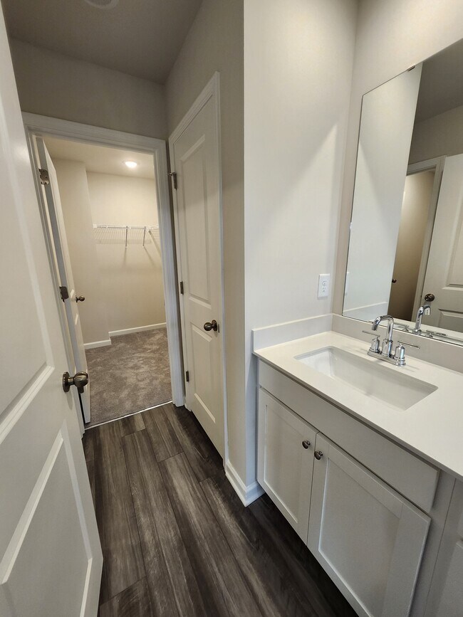 Building Photo - 936 Powder Crk Dr