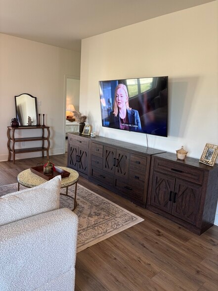 Building Photo - 1912 Eliel Ln