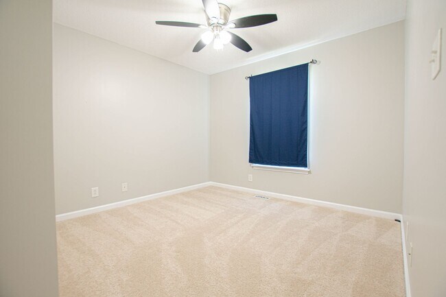 Building Photo - 1701 Autumnwood Blvd