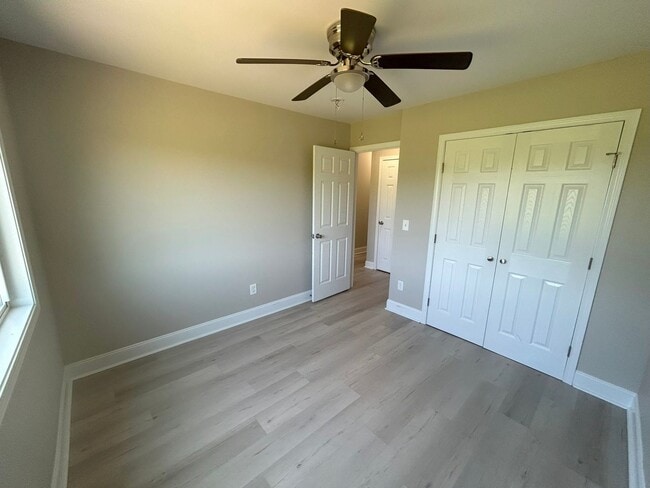 Building Photo - Updated two bedroom condo in Hampstead!