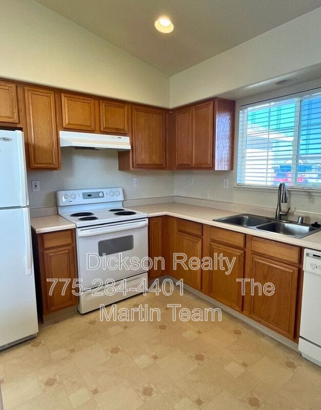 Building Photo - 2275 Albatross Way