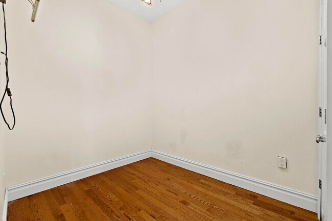 Building Photo - 502 Hudson St