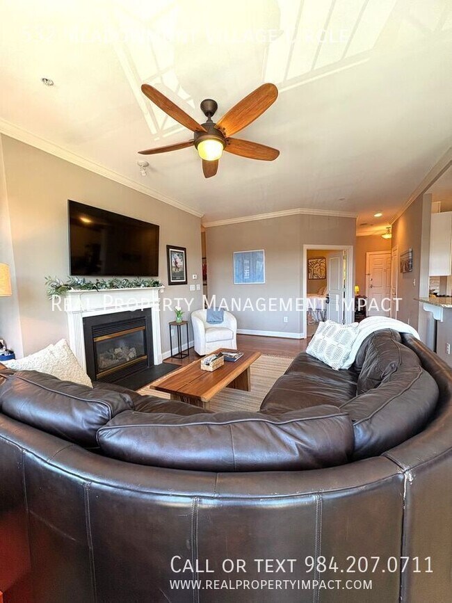 Building Photo - 532 Meadowmont Village Cir