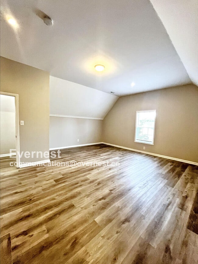 Building Photo - 507 Oakmont Dr