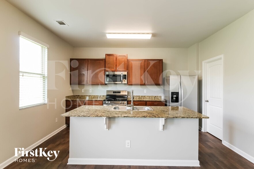 Building Photo - 5519 Luther Ct