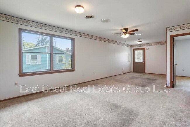 Building Photo - 226 B Wakefield Rd