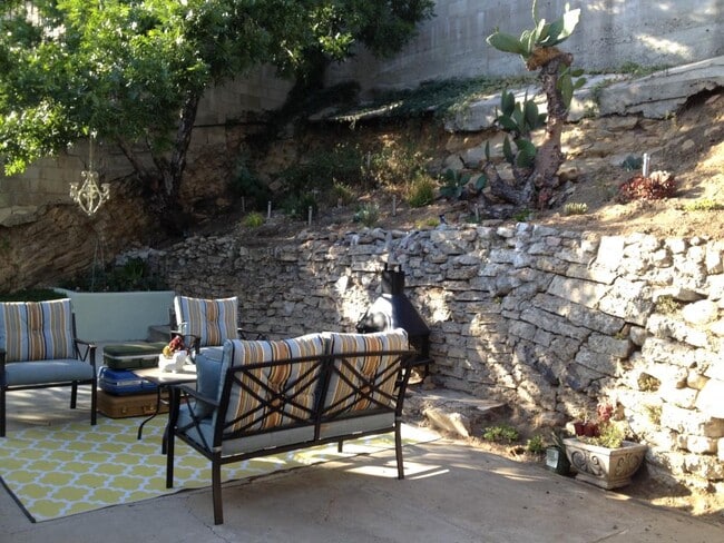 Building Photo - 415 W Avenue 37