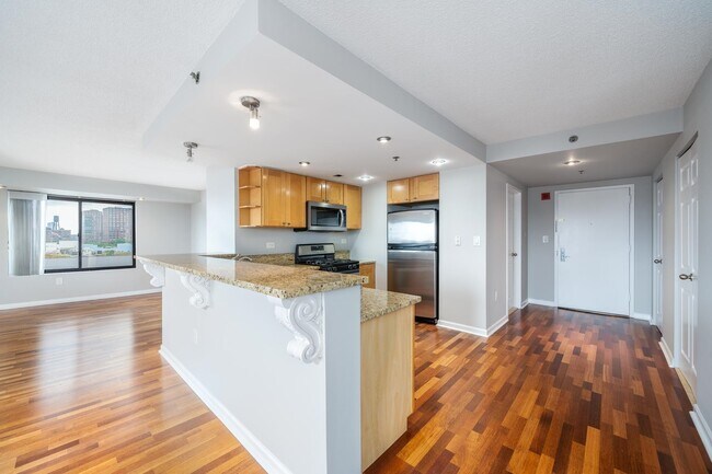 Building Photo - 759 2nd St