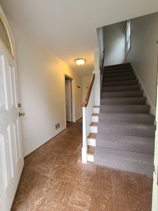 Building Photo - 519 5th Ave SW