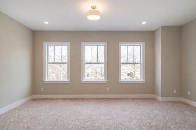 Building Photo - Sylvan Park Gem with Flexible 4th Bedroom, Outdoor Living & Prime Location Near Vanderbilt