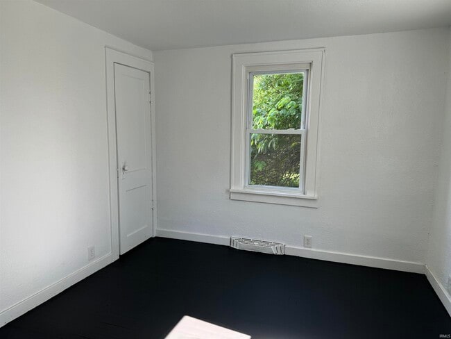 Building Photo - 2110 E Yale Ave