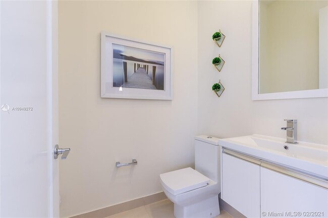 Building Photo - 6611 NW 105th Pl