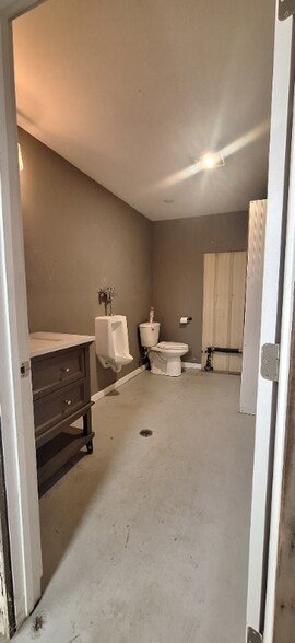Building Photo - 6875 W Woodard Wy
