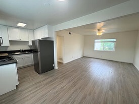 Building Photo - 2016 Ernest Ave