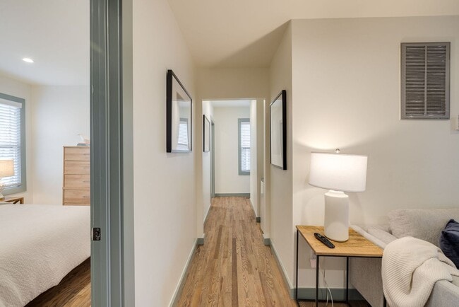 Building Photo - Welcome to this charmingly updated 2 Bedroom 1 Bathroom Bungalow Located in the Historic Jefferso...