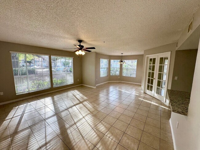 Building Photo - Beautiful bright updated 3/2 condo in Altamonte