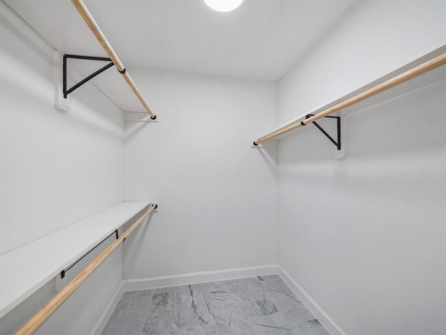 Building Photo - 13546 Wimbledon Dr