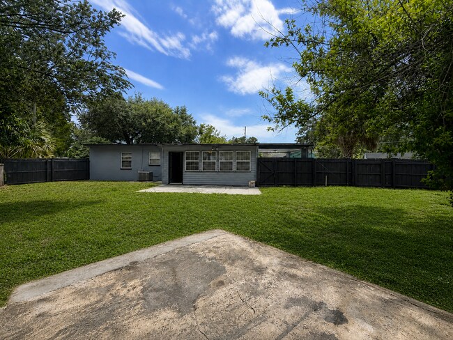 Building Photo - 647 San Juan Blvd
