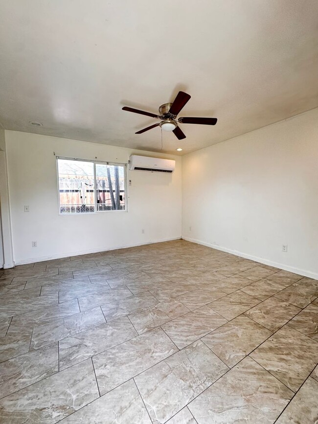 Building Photo - Cozy Home For Rent