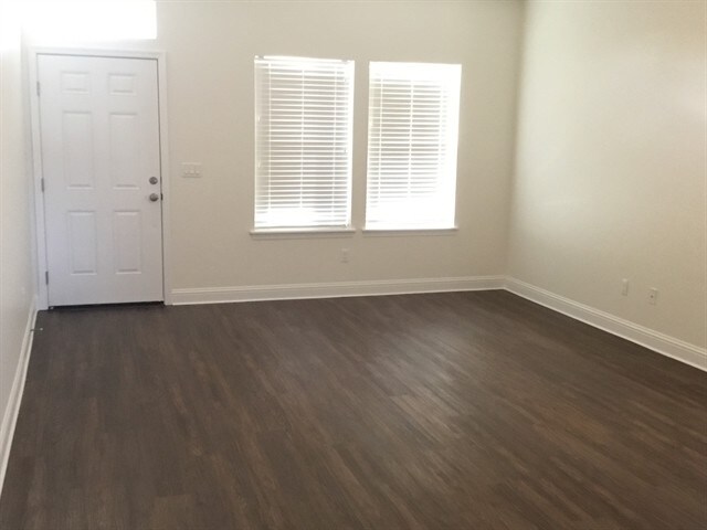 Building Photo - 58 S Lancaster Dr