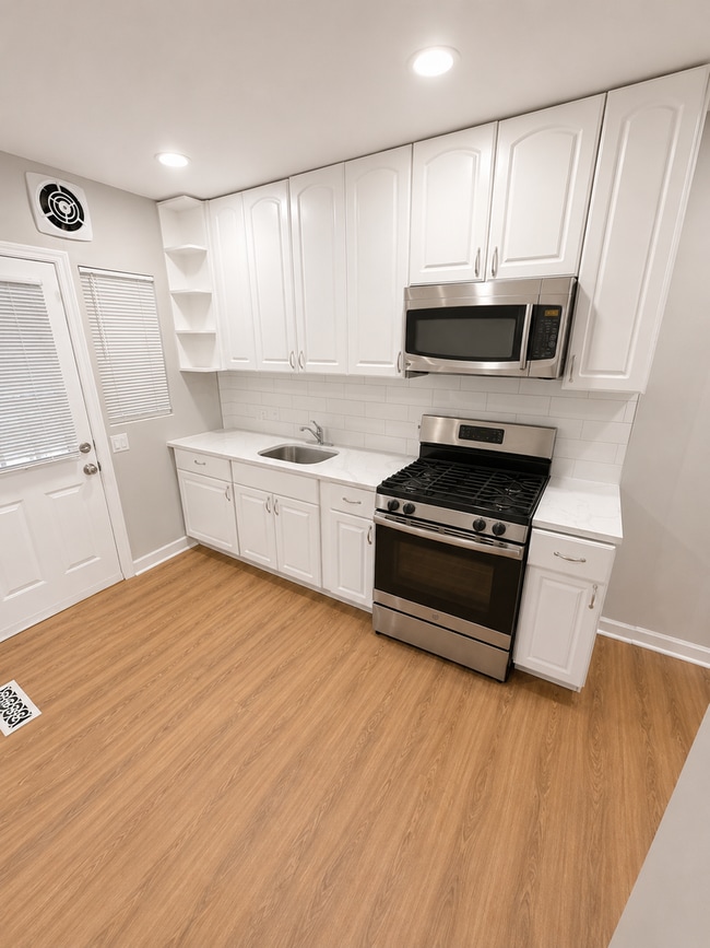 Building Photo - 7261 Bridgewood Dr