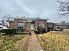 Building Photo - Delightful 3-bedroom, 2-bathroom home with...