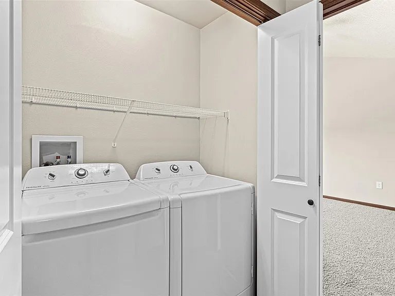 Building Photo - 1538 Burr Dr