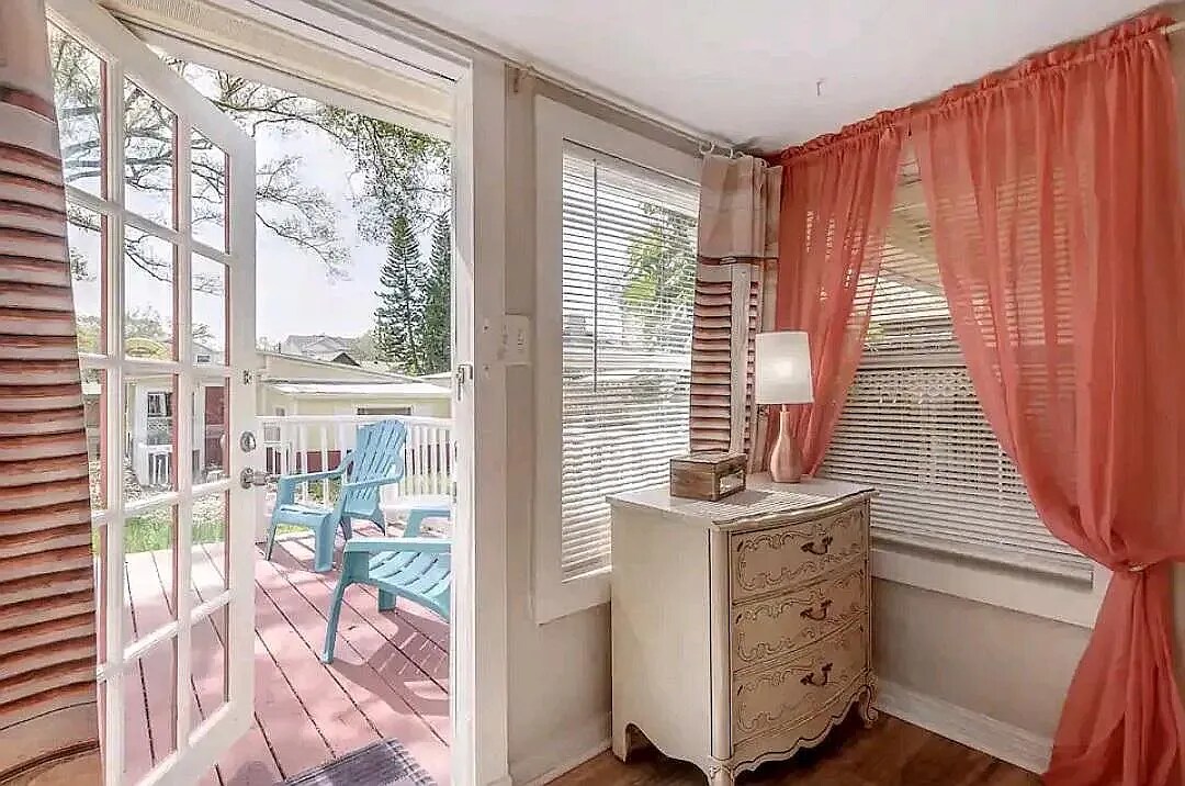 Building Photo - 228 W Jean St