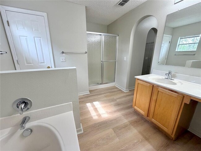 Building Photo - 12052 Villa Rd